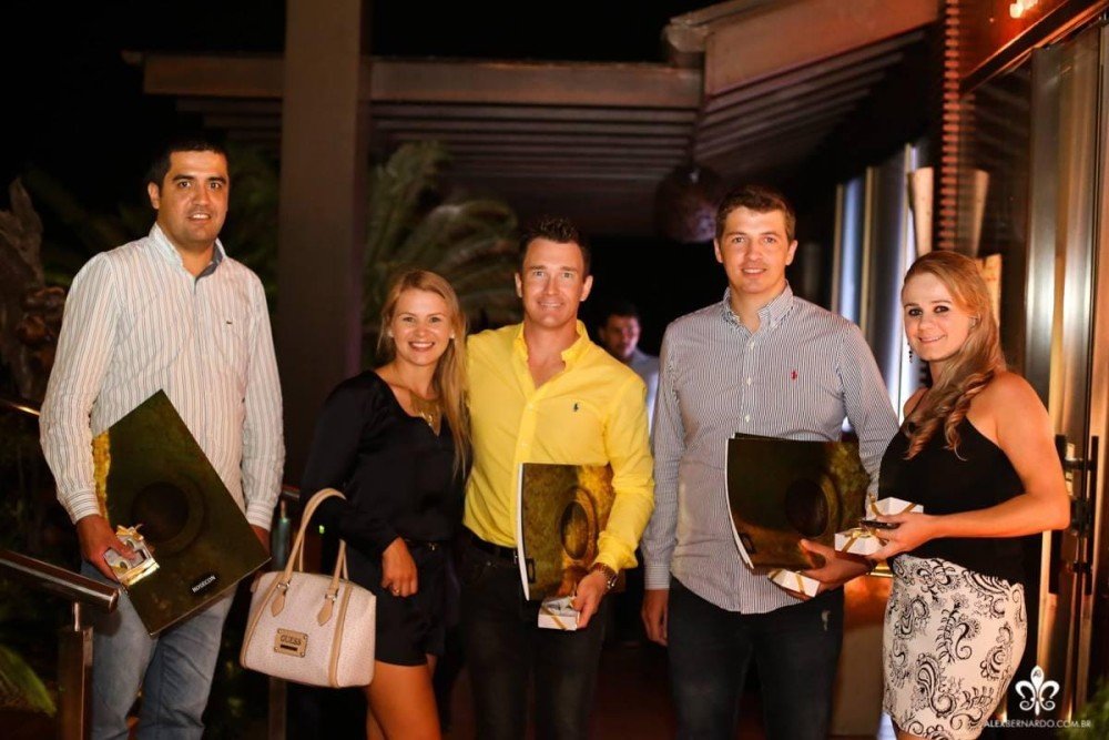 Cyro Uminski Filho: Destaque em Vendas de Imóveis de Luxo com o Sucesso do Ocean Tower