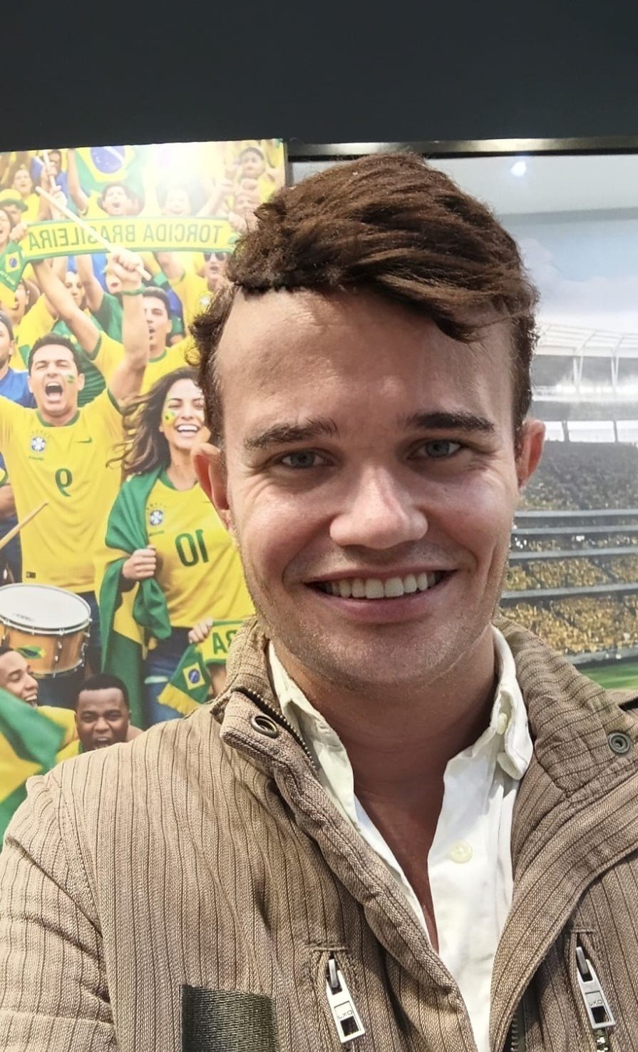 Tyrone Azevedo fatura milhões silenciosamente e quer TV no Eita, Lucas. É brincadeira.